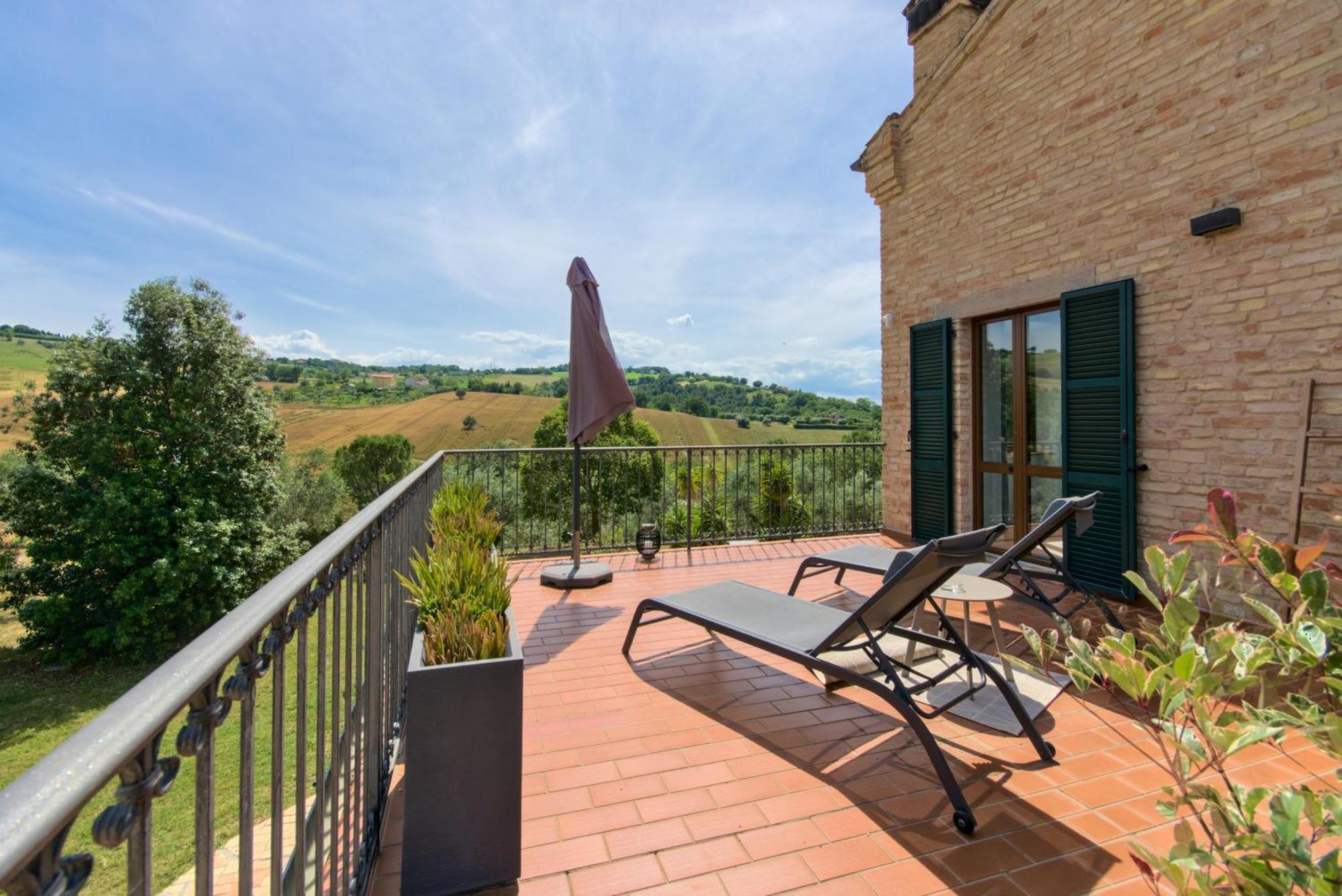 Villa Morro Suites Morrovalle Bagian luar foto