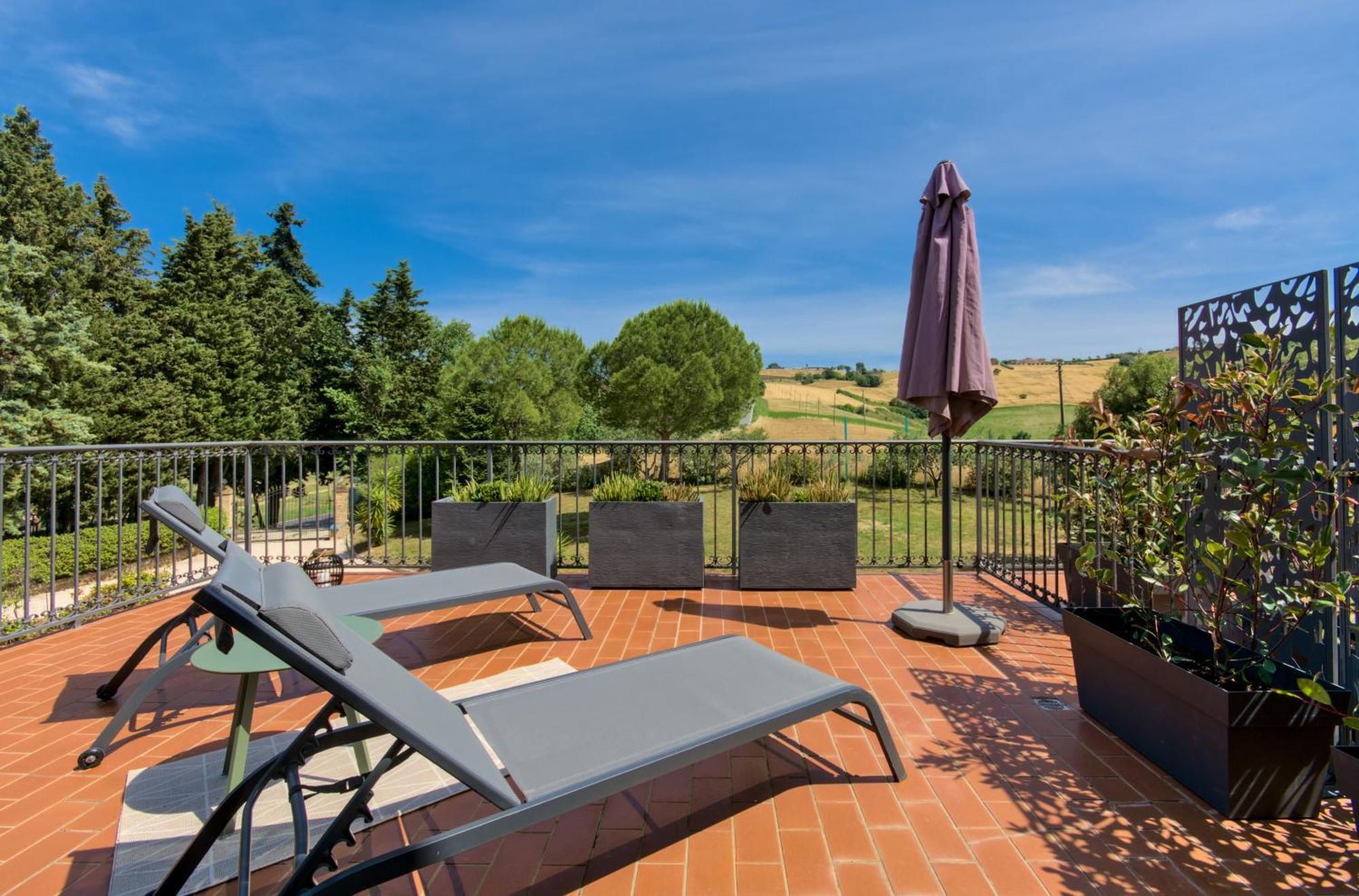 Villa Morro Suites Morrovalle Bagian luar foto
