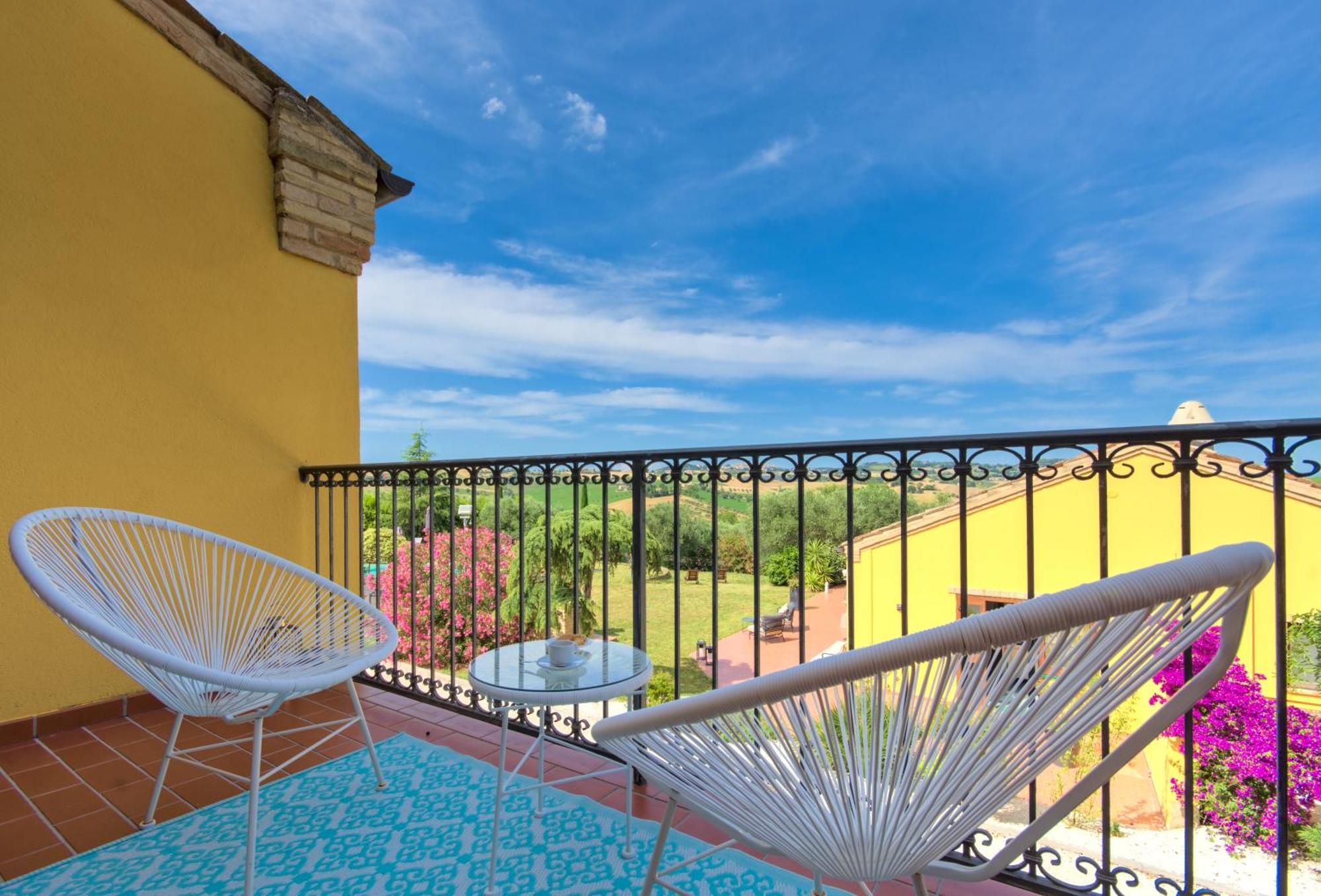 Villa Morro Suites Morrovalle Bagian luar foto