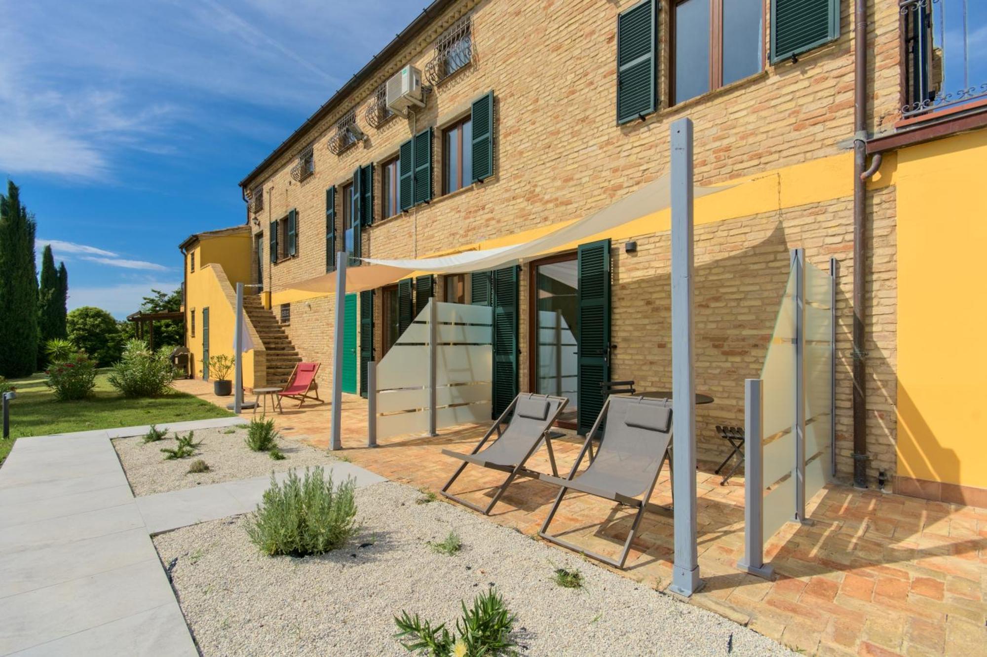 Villa Morro Suites Morrovalle Bagian luar foto