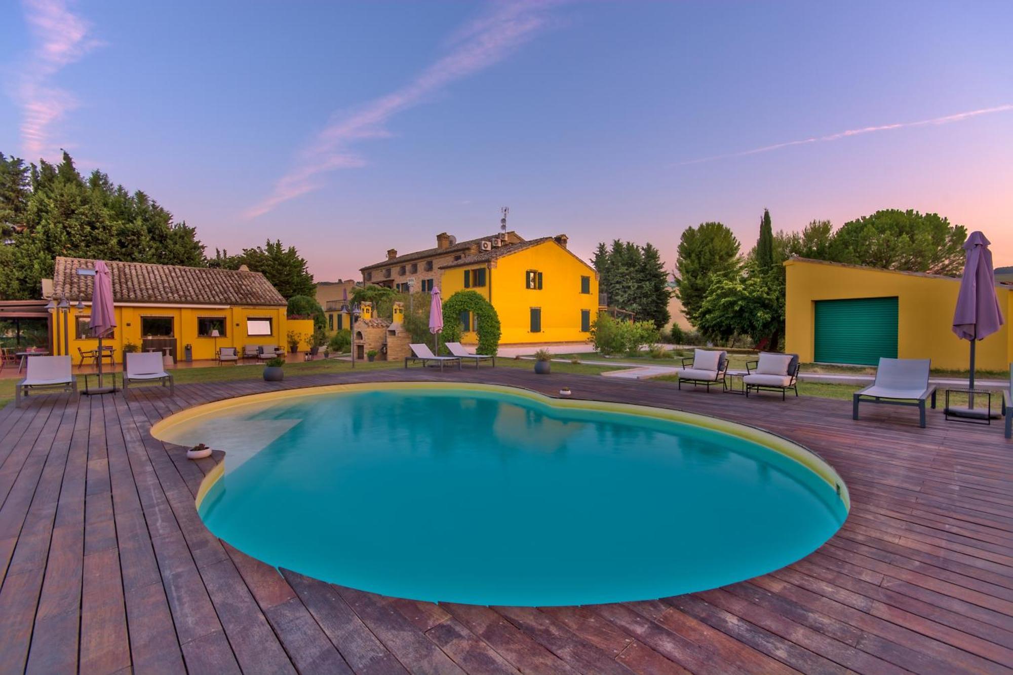 Villa Morro Suites Morrovalle Bagian luar foto